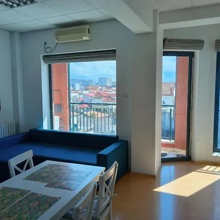 Апартаменти Sunrise Faleza Nord